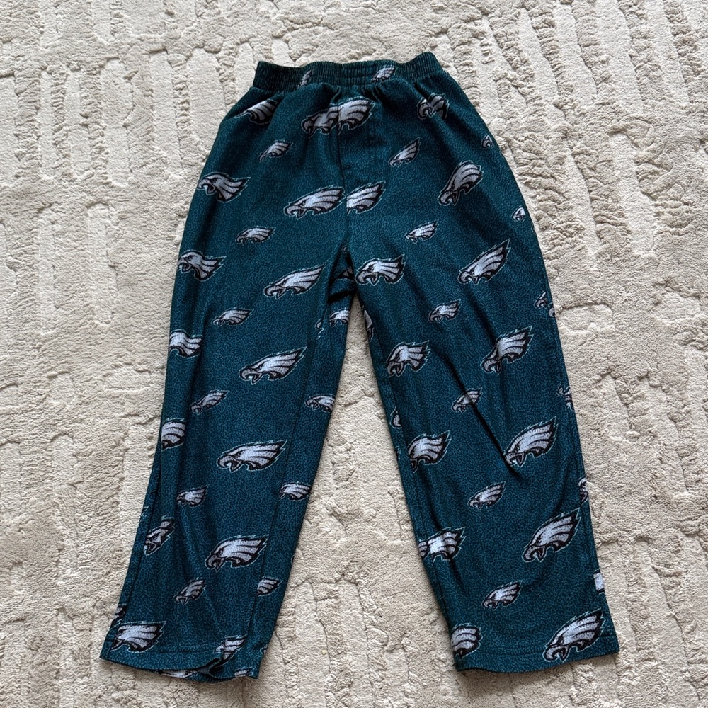 NFL Kids Fleece Pajama Bottoms in Dark Green with Philadelphia Eagle Logo 5/6